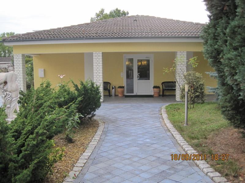 Hotel Merkur Garni Sarstedt Exterior foto